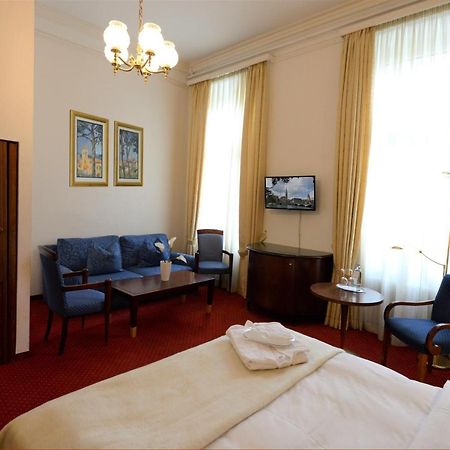 Hotel am Kochbrunnen Wiesbaden Exteriör bild