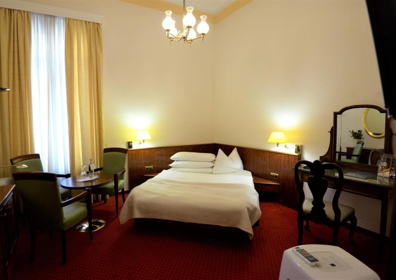 Hotel am Kochbrunnen Wiesbaden Exteriör bild