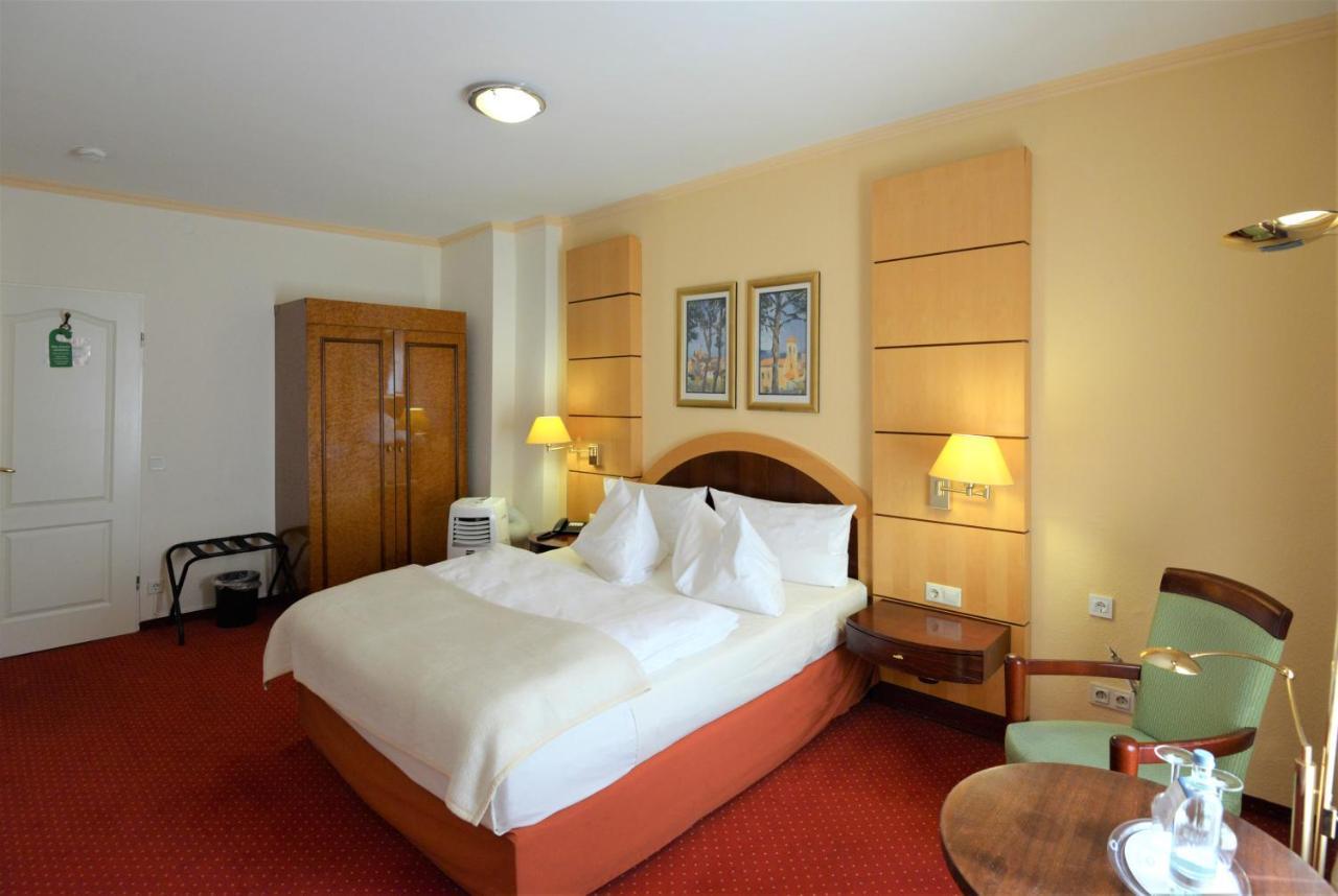 Hotel am Kochbrunnen Wiesbaden Exteriör bild