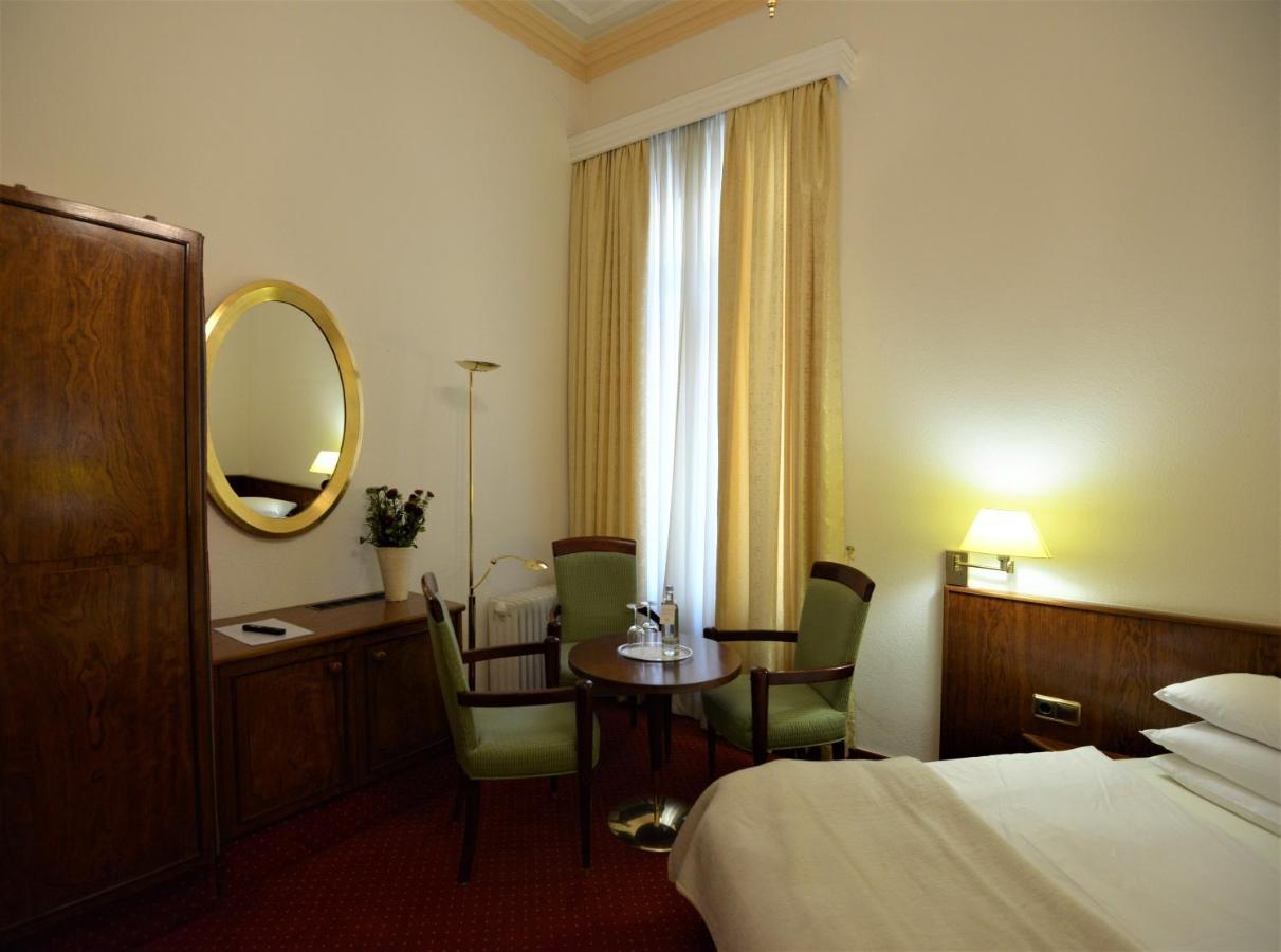 Hotel am Kochbrunnen Wiesbaden Exteriör bild